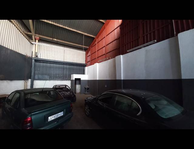 150M² WAREHOUSE TO LET IN CITY WEST